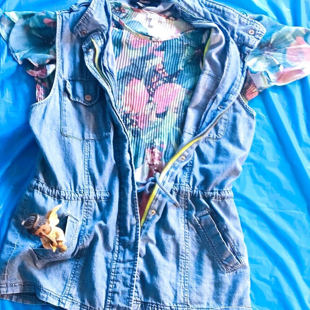FOREVER 21 DENIM VEST, M, & FLORAL TOP, M
